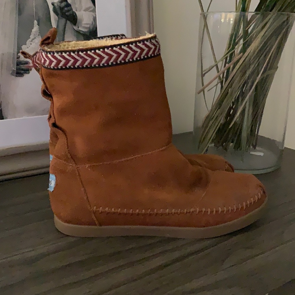 Toms Moccasin Boots
